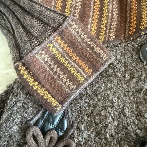 Standout Sweater! Cardigan Size Large Browns and Golds Rhinestone, Faux Leather - Picture 5 of 10